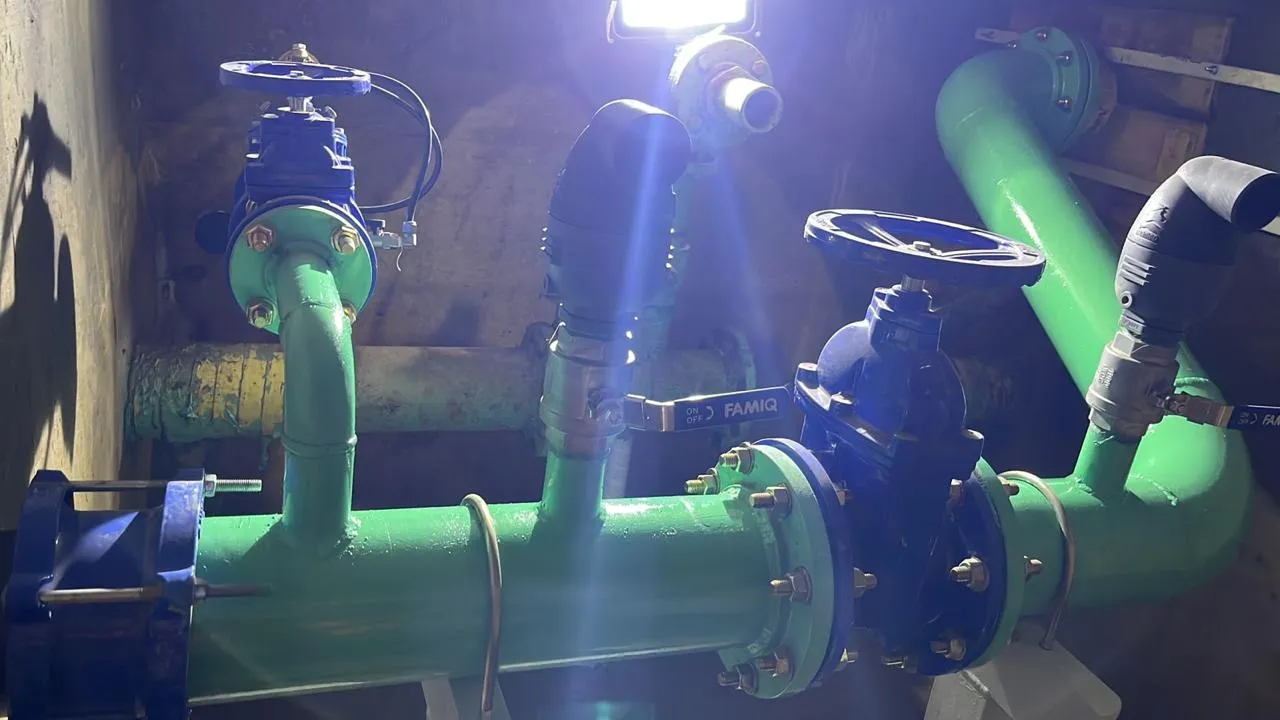 Montaje cañerías agua planta automotriz — MCM3 SRL