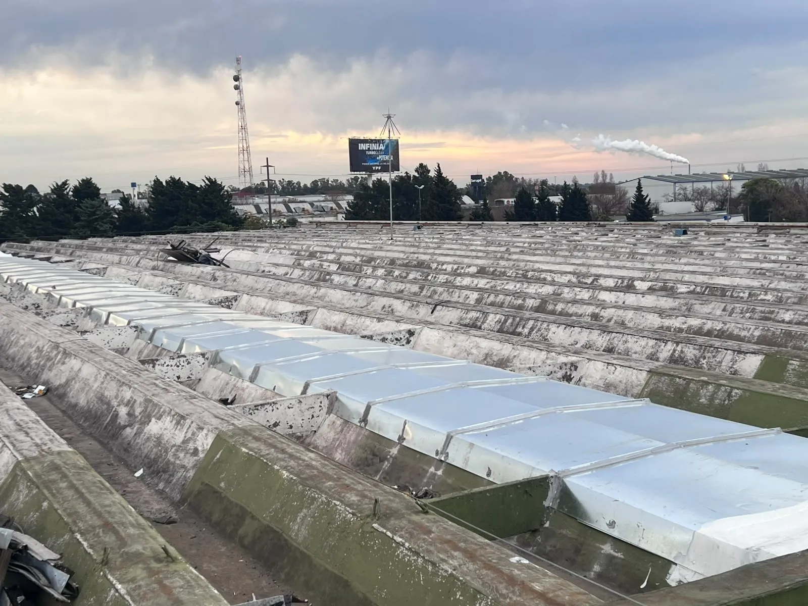 Tramos de luceras terminados en planta, Arcor Pacheco — MCM3 SRL (foto 25)